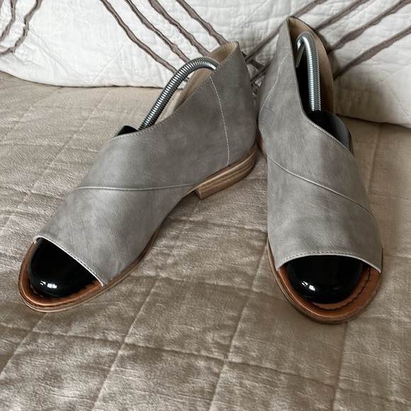 Boutique Open Toe Side Slit Sandal Size 8.5 - Picture 2 of 8